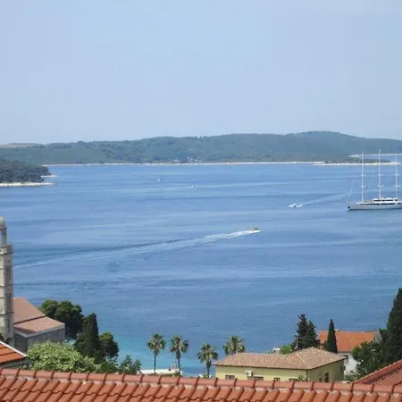 Casa de hóspedes In With Sea View, Terrace, Air Conditioning, Wi-fi Hvar Town